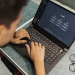 Cum faci CV-ul să nu dispară în 2026: competenţele AI care deschid joburi